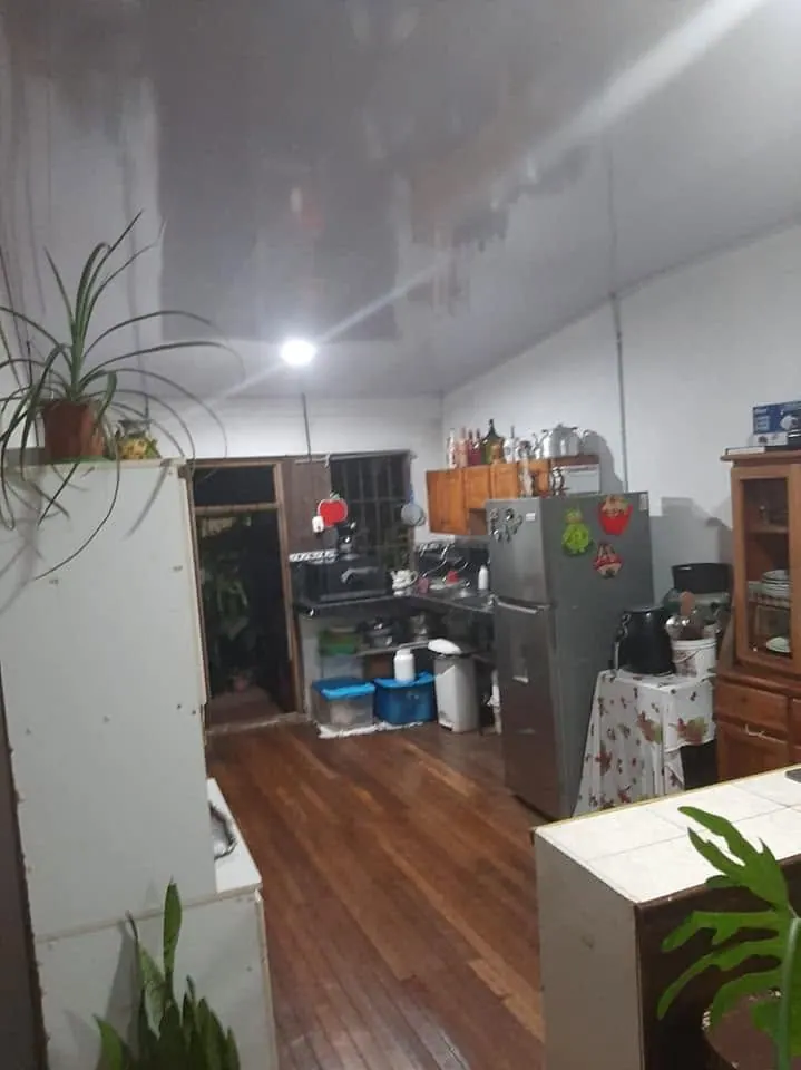 Cocina con refrigeradora